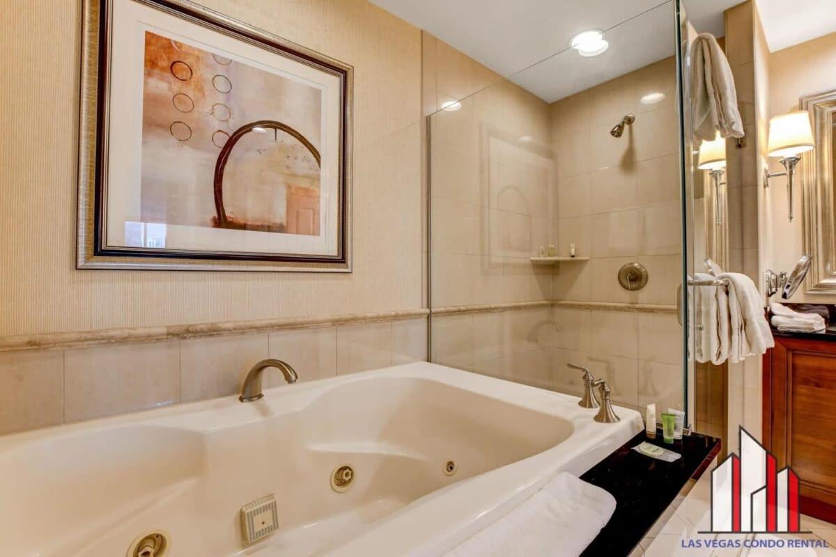Mgm Signature-23-719 Strip View Jacuzzi Studio Las Vegas Buitenkant foto